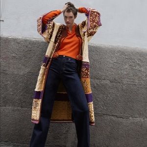 Jacquard Cape Special Edition ZARA